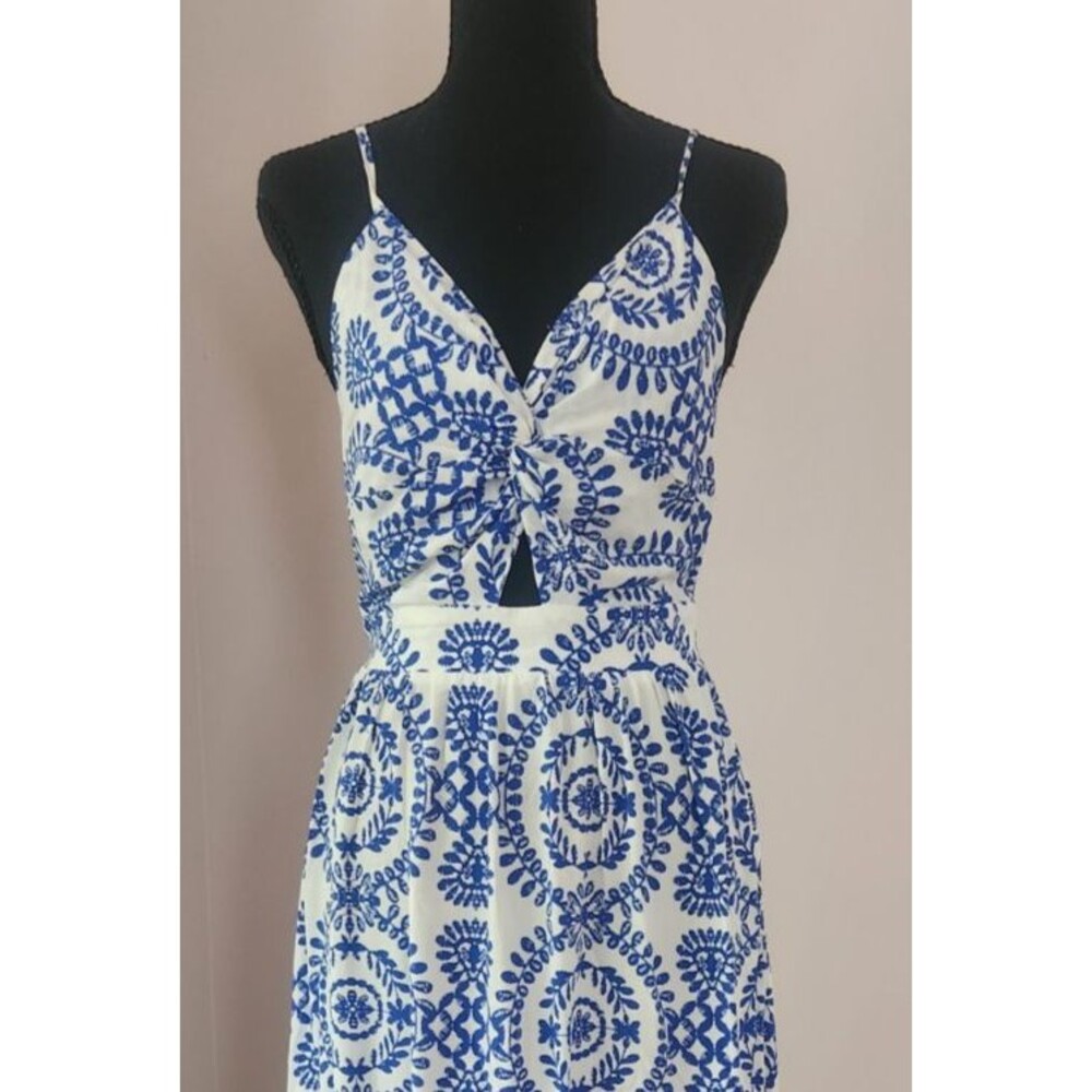 CUPSHE Maxi Dress Twist Keyhole Sleeveless Geometric Print Blue Rayon NWT - M - Picture 10 of 10